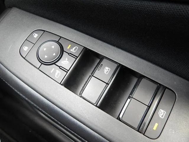 ニッサン ノート 4WD