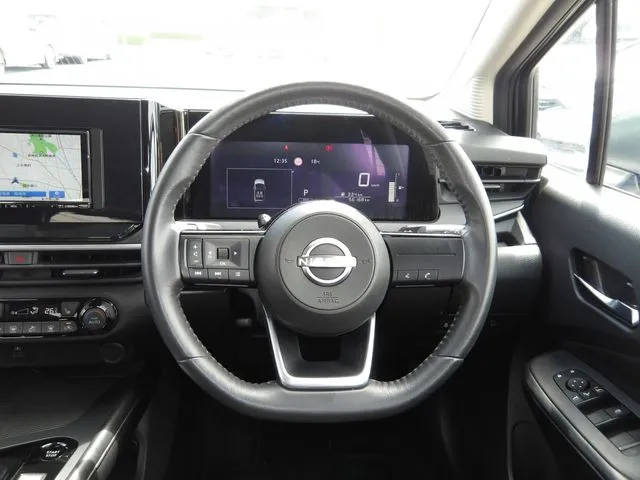 ニッサン ノート 4WD