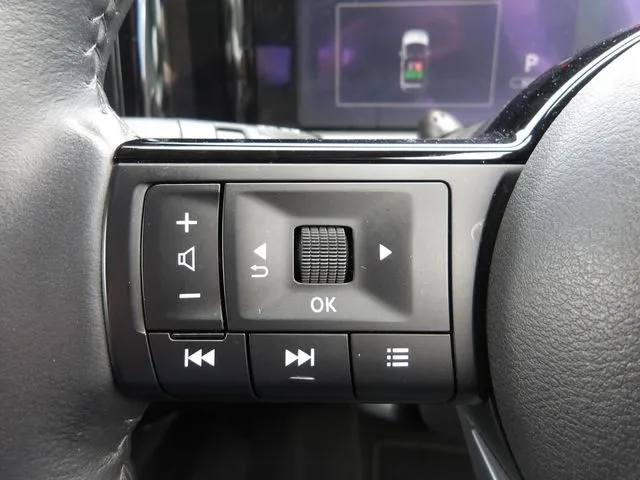 ニッサン ノート 4WD