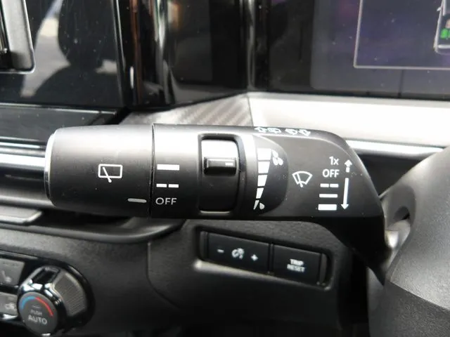 ニッサン ノート 4WD