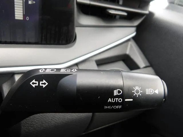 ニッサン ノート 4WD