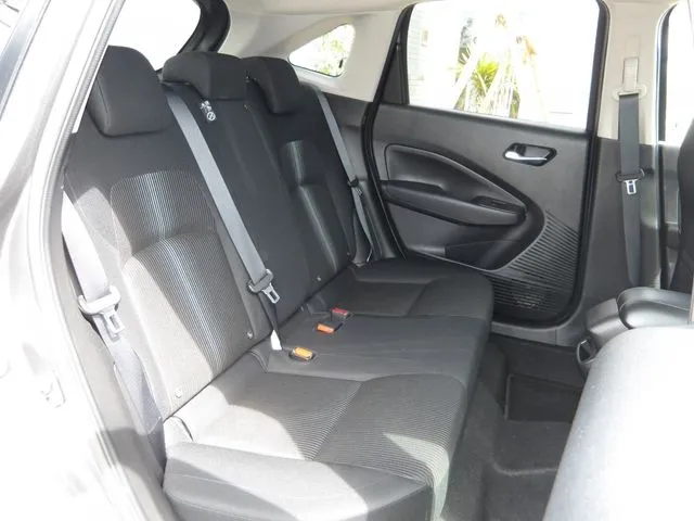 ニッサン ノート 4WD