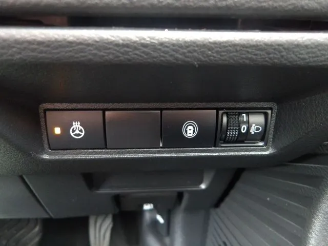 ニッサン ノート 4WD