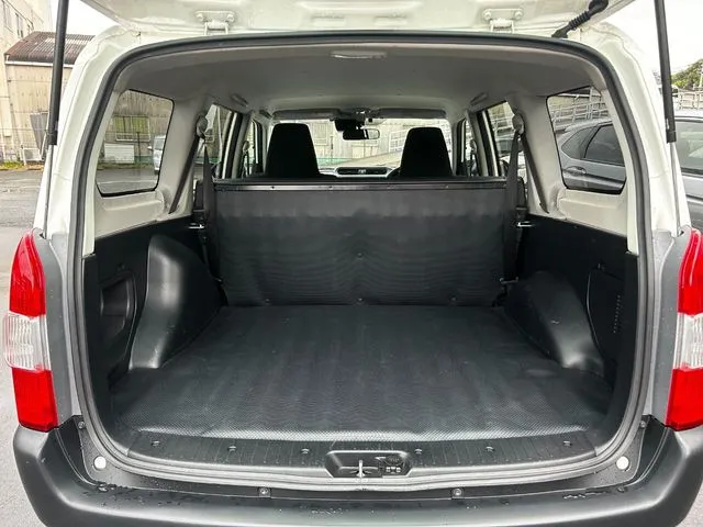 プロボックスバン　２ＷＤ（トヨタ）の車両写真