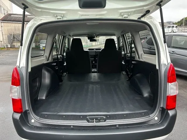 プロボックスバン　２ＷＤ（トヨタ）の車両写真