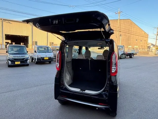 ルークス（ニッサン）の車両写真