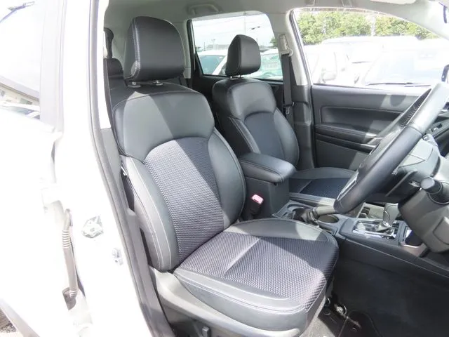 フォレスター（スバル）の車両写真