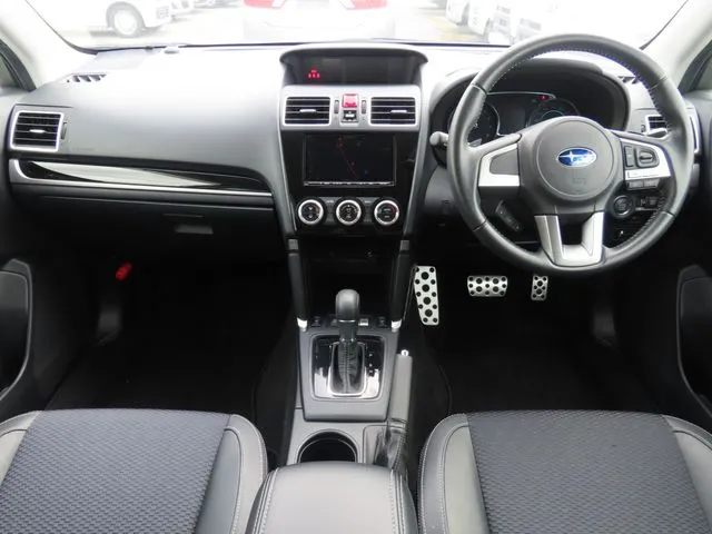 フォレスター（スバル）の車両写真