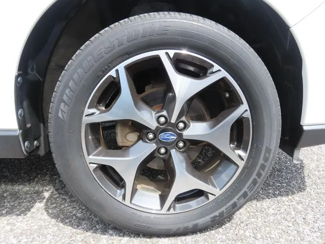 フォレスター（スバル）の車両写真