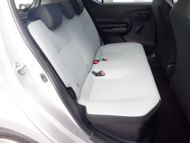 アクア（トヨタ）の車両写真