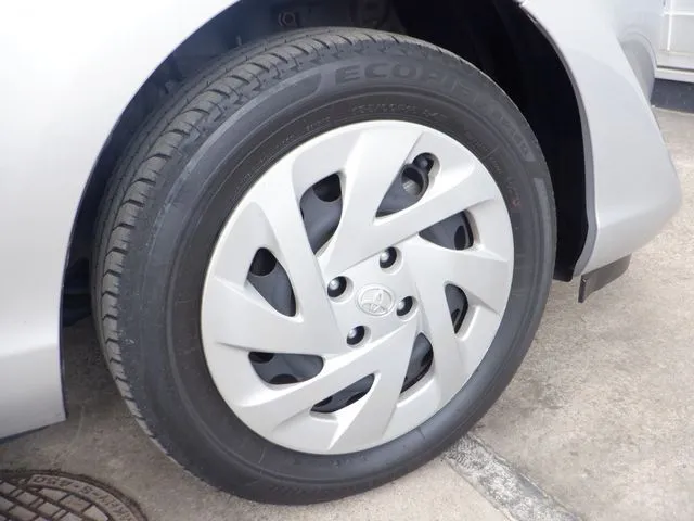 アクア（トヨタ）の車両写真