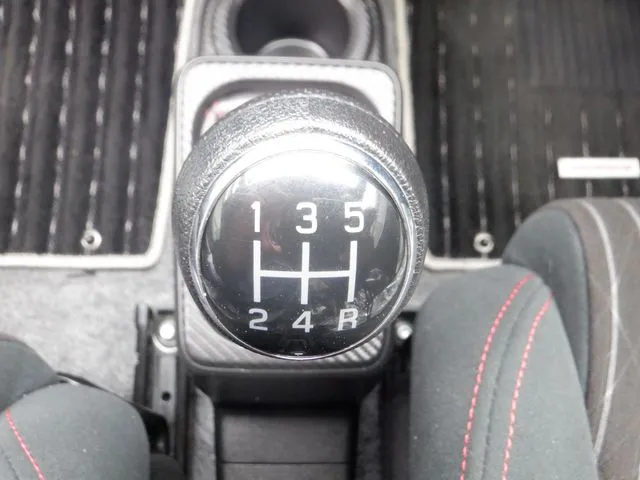 アルト ワークス 4WD(スズキ)の車両写真