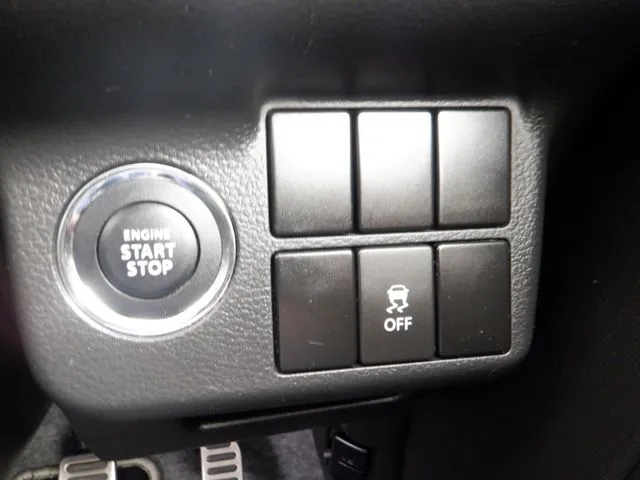 アルト ワークス 4WD(スズキ)の車両写真