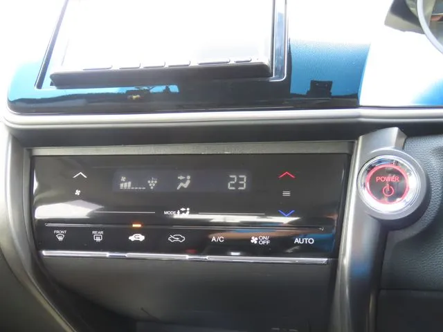 グレイス　ハイブリッド（ホンダ）の車両写真