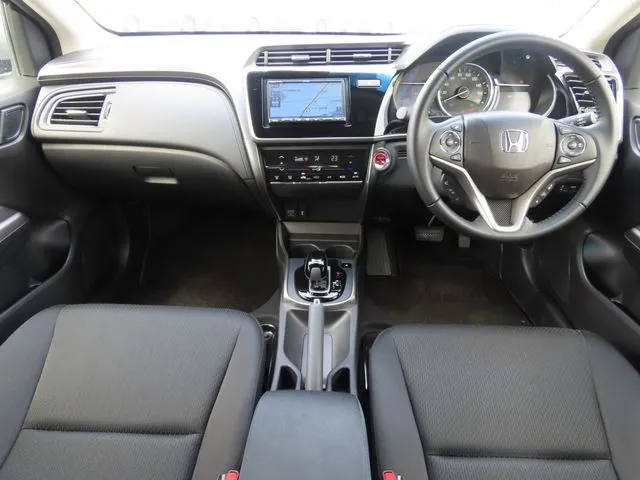 グレイス　ハイブリッド（ホンダ）の車両写真