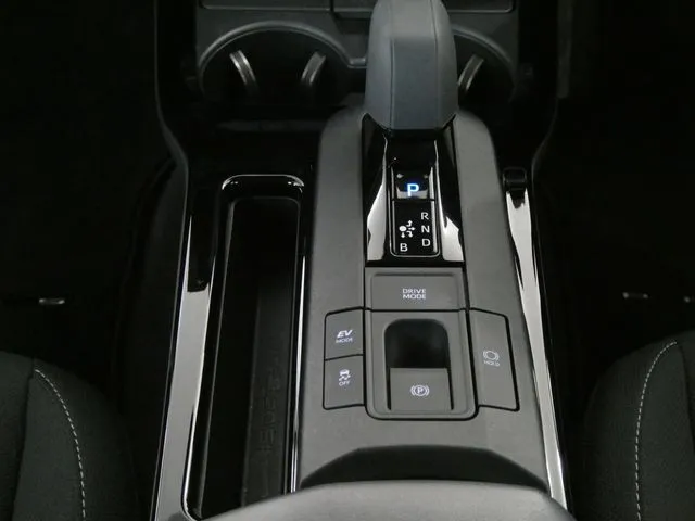 プリウス（トヨタ）の車両写真