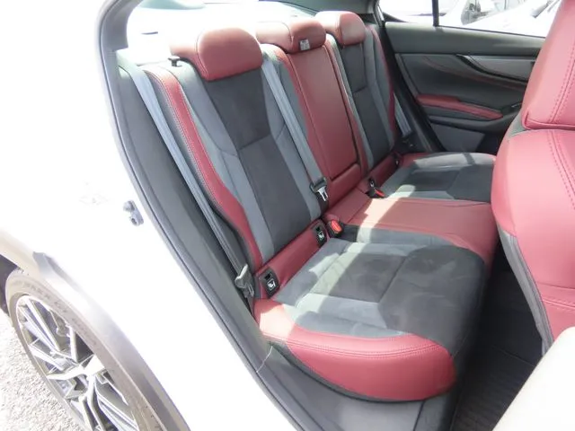 WRX S4(スバル)の車両写真