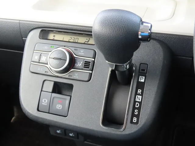 ムーヴ キャンバス(ダイハツ)の車両写真