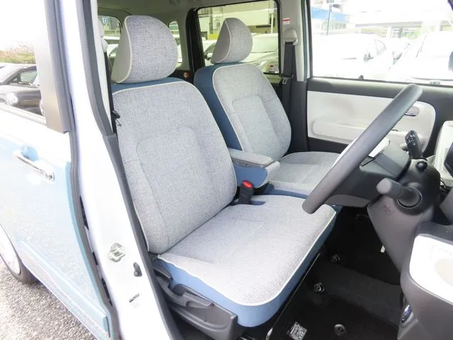 ムーヴ キャンバス(ダイハツ)の車両写真