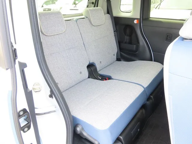 ムーヴ キャンバス(ダイハツ)の車両写真