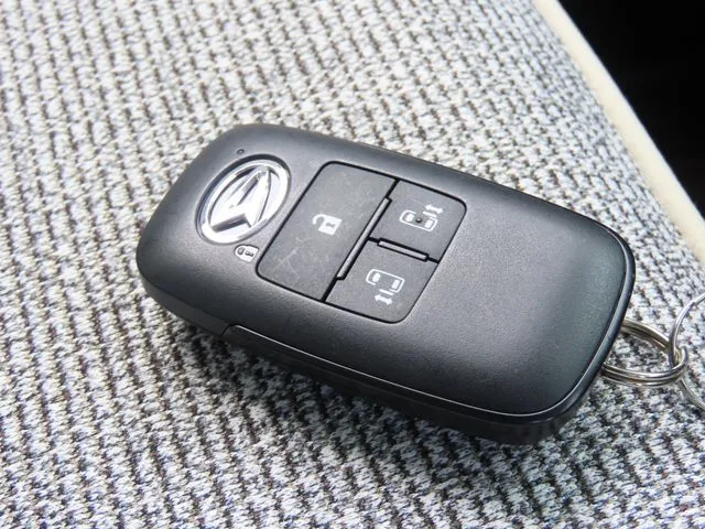 ムーヴ キャンバス(ダイハツ)の車両写真