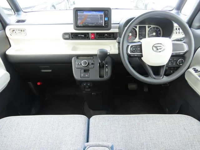 ムーヴ キャンバス(ダイハツ)の車両写真