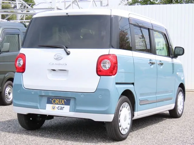 ムーヴ キャンバス(ダイハツ)の車両写真