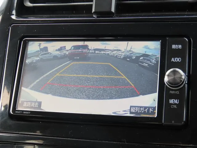 プリウス(トヨタ)の車両写真