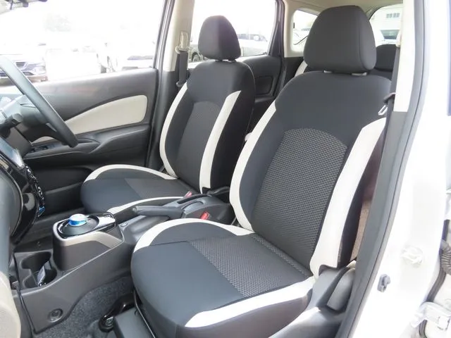 ノート（ニッサン）の車両写真