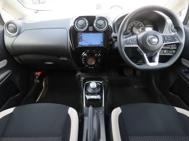 ノート（ニッサン）の車両写真