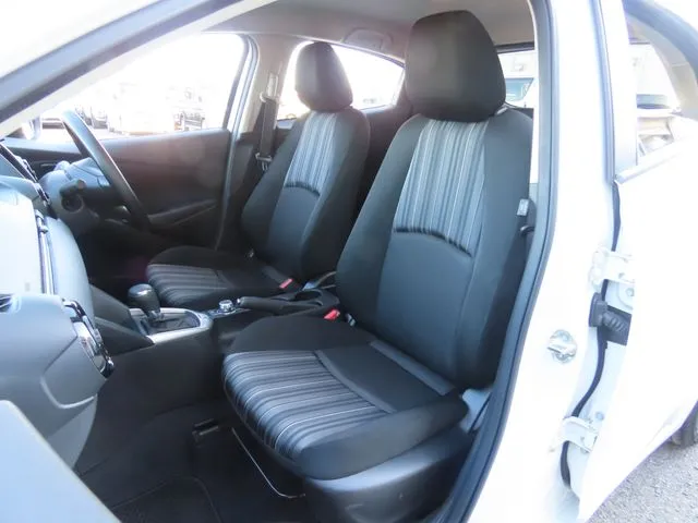 ＭＡＺＤＡ２（マツダ）の車両写真