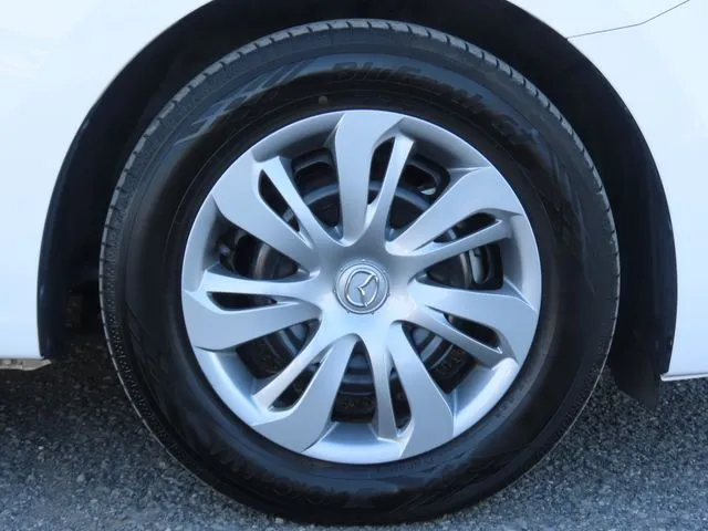 ＭＡＺＤＡ２（マツダ）の車両写真