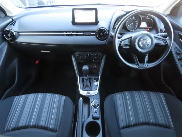 ＭＡＺＤＡ２（マツダ）の車両写真