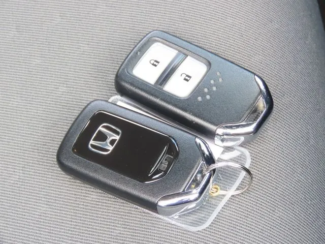 フィット　ｅ：ＨＥＶ（ホンダ）の車両写真