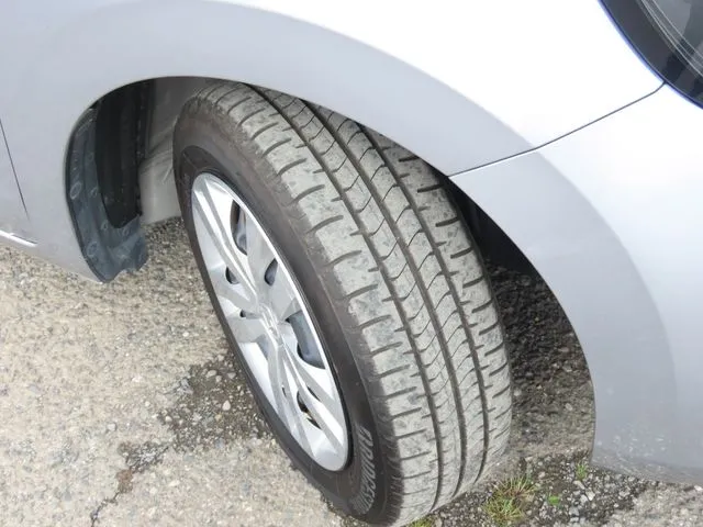 フィット　ｅ：ＨＥＶ（ホンダ）の車両写真