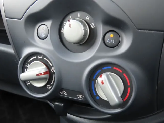 マーチ（ニッサン）の車両写真