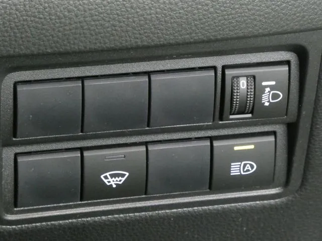 ヤリス　ハイブリッド（トヨタ）の車両写真