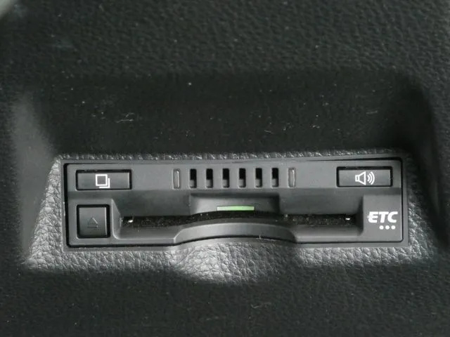 ヤリス　ハイブリッド（トヨタ）の車両写真