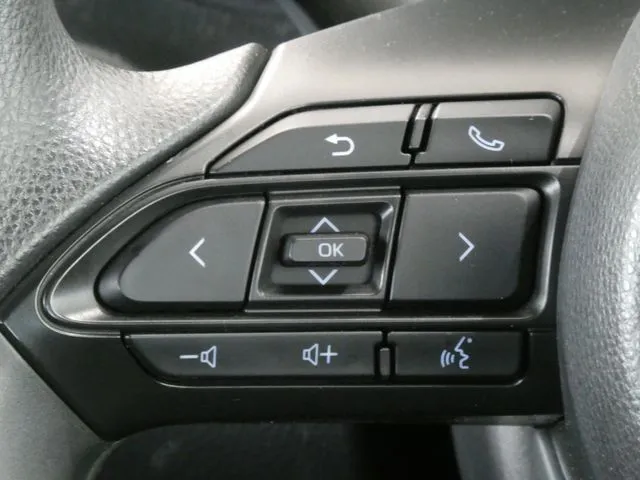 ヤリス　ハイブリッド（トヨタ）の車両写真