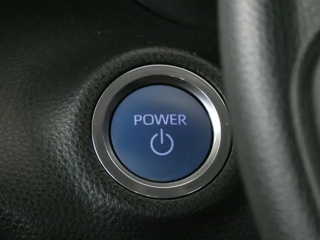 ヤリス　ハイブリッド（トヨタ）の車両写真