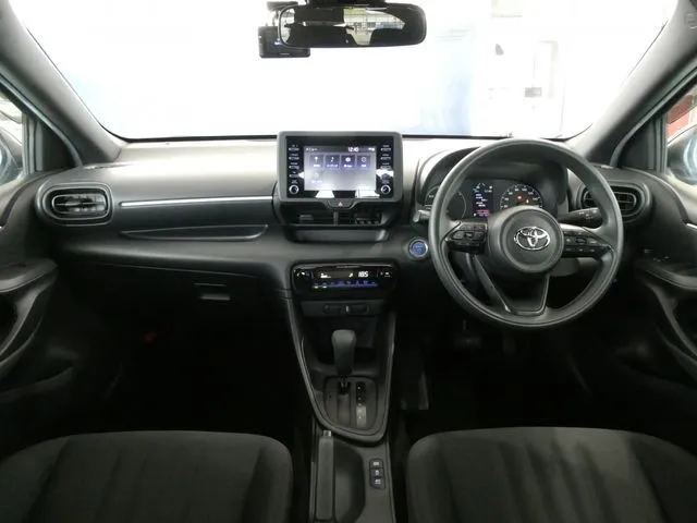 ヤリス　ハイブリッド（トヨタ）の車両写真