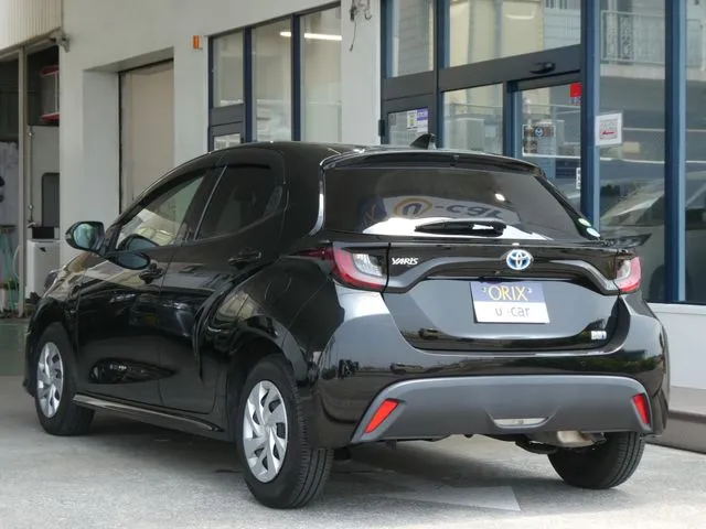 ヤリス　ハイブリッド（トヨタ）の車両写真