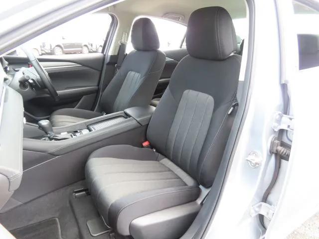 ＭＡＺＤＡ６　セダン（マツダ）の車両写真