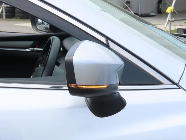 ＭＡＺＤＡ６　セダン（マツダ）の車両写真