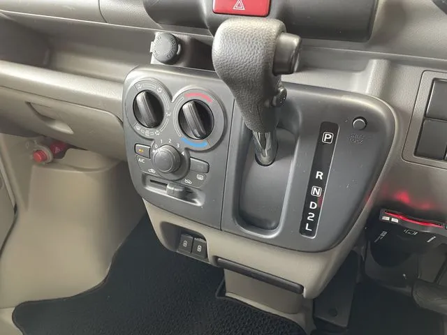 エブリイバン（スズキ）の車両写真