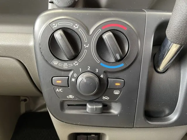 エブリイバン（スズキ）の車両写真