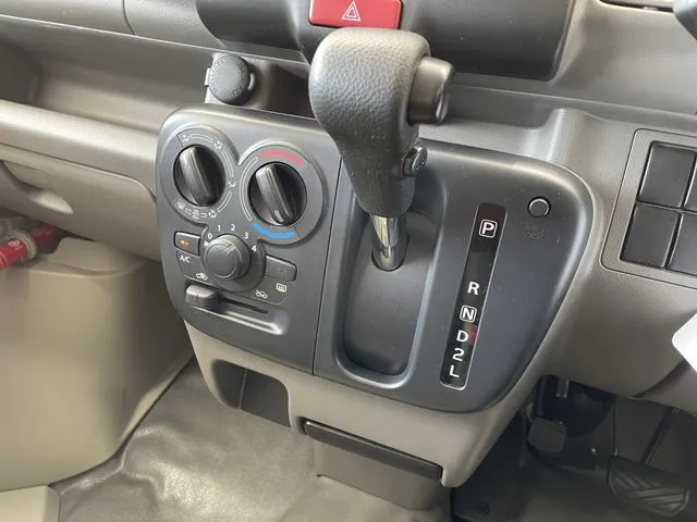 エブリイバン（スズキ）の車両写真