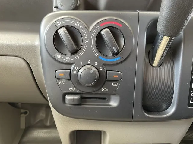 エブリイバン（スズキ）の車両写真