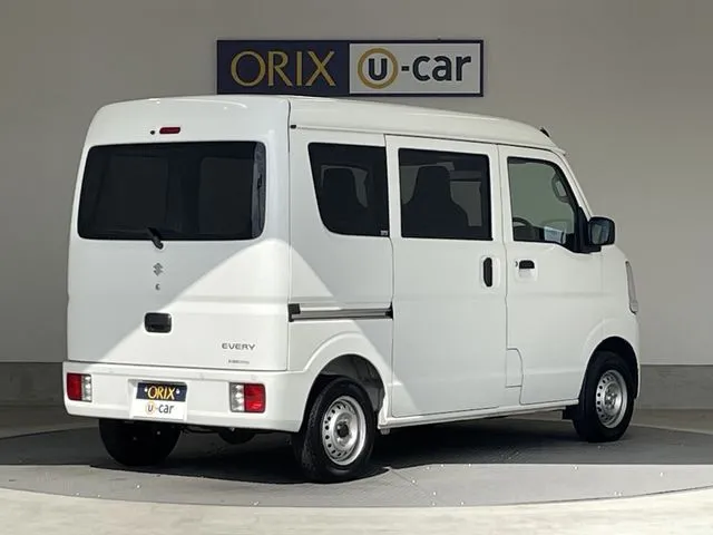 エブリイバン（スズキ）の車両写真