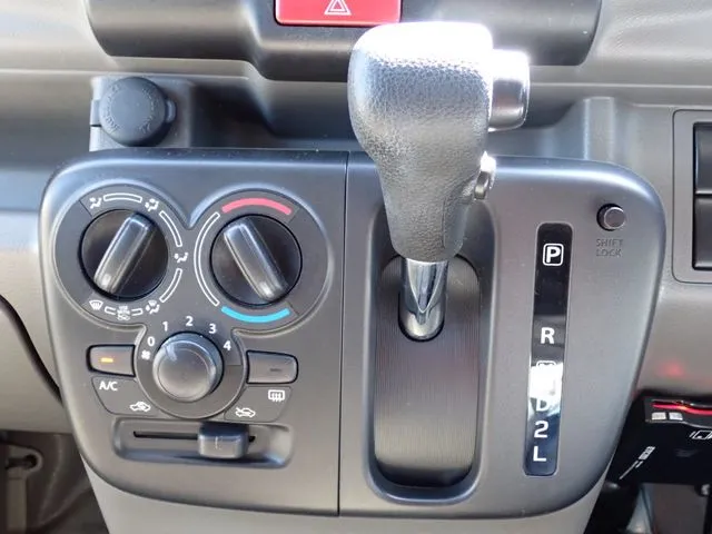 エブリイバン(スズキ)の車両写真